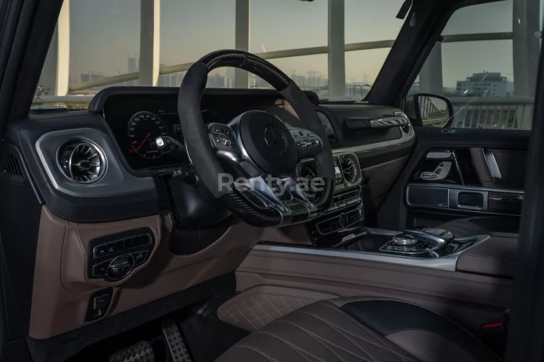 在阿布扎比 租 梅赛德斯 G63 AMG (灰色), 2021