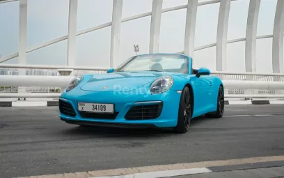 Abu Dabi'de kiralık Porsche 911 Carrera cabrio (Mavi), 2018