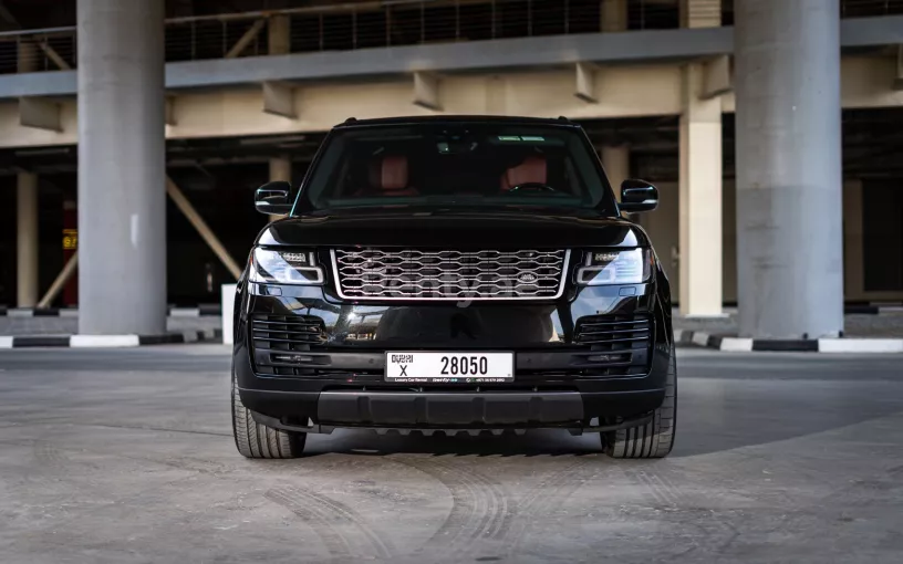 Range Rover Vogue (Noir), 2020 &agrave; louer &agrave; Abu Dhabi