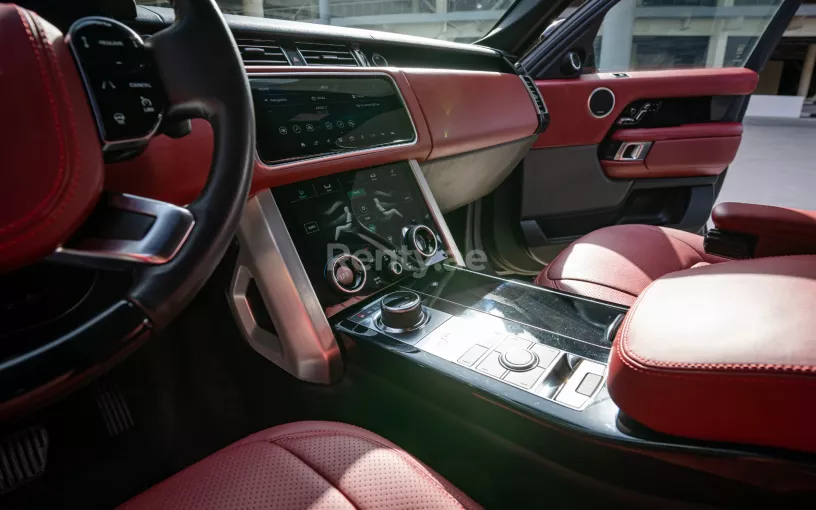 Range Rover Vogue (Noir), 2020 &agrave; louer &agrave; Abu Dhabi