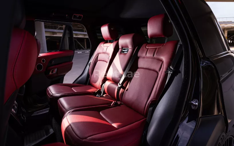Range Rover Vogue (Noir), 2020 &agrave; louer &agrave; Abu Dhabi