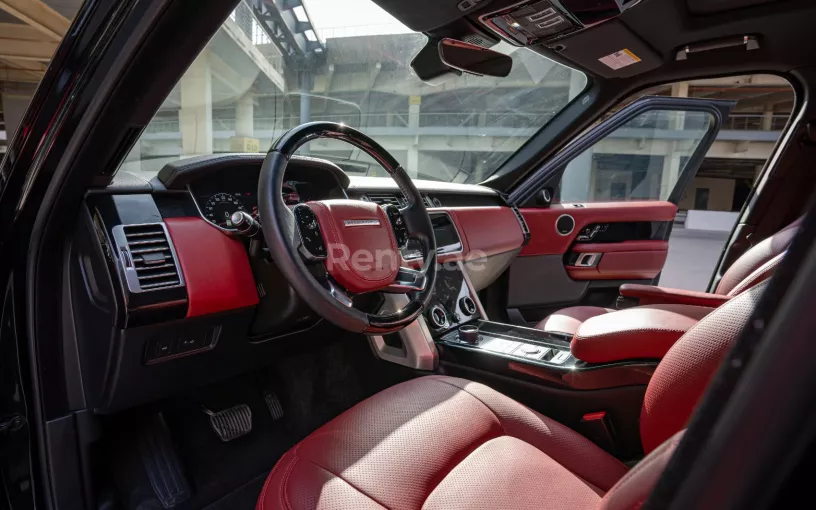 Range Rover Vogue (Noir), 2020 &agrave; louer &agrave; Abu Dhabi
