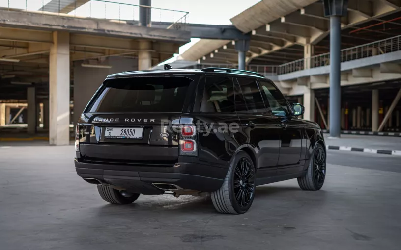 Range Rover Vogue (Noir), 2020 &agrave; louer &agrave; Abu Dhabi