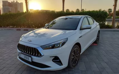 Jac J7 (Blanc), 2023 &agrave; louer &agrave; Duba&iuml;