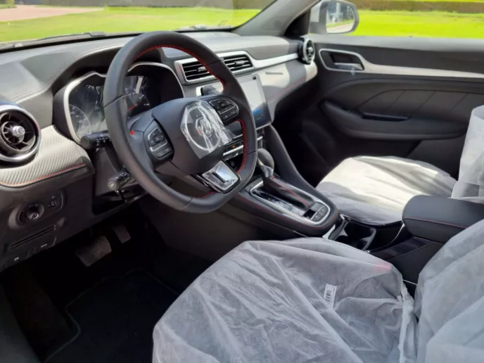 MG ZS (Grijs), 2022 te huur in Sharjah