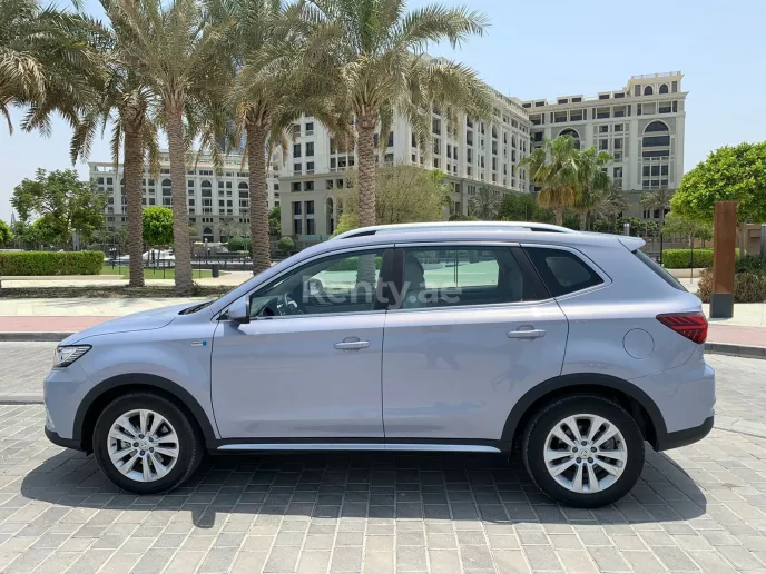MG RX5 (Bleue), 2022 &agrave; louer &agrave; Sharjah
