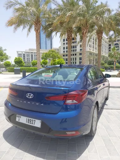 Hyundai Elantra (Синий), 2021 для аренды в Шарджа