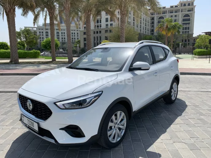 在沙迦 租 MG ZS (白色), 2022