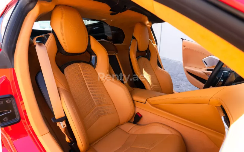 在阿布扎比 租 雪佛兰克尔维特 C8 Spyder (红色), 2022