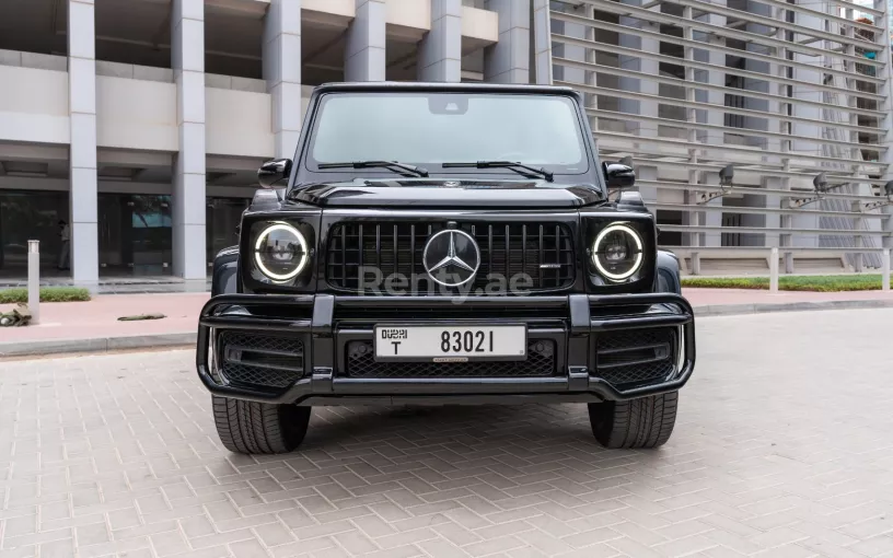 在阿布扎比 租 梅赛德斯 G63 AMG (黑色), 2020