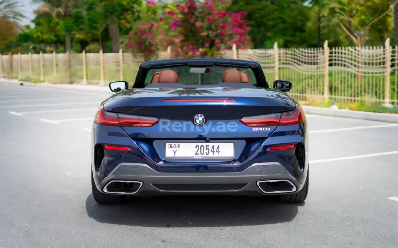 BMW 840i cabrio (Blu), 2021 in affitto a Abu Dhabi