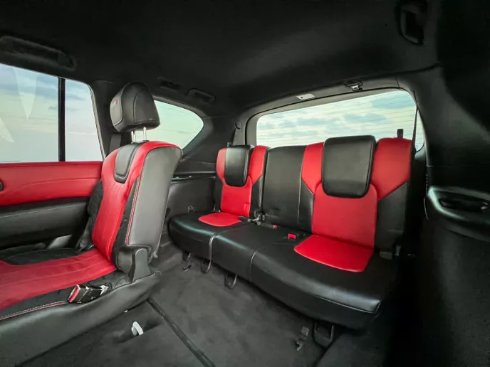 在迪拜 租 日产巡逻队 V8 with Nismo Bodykit and latest generation interior (白色), 2021