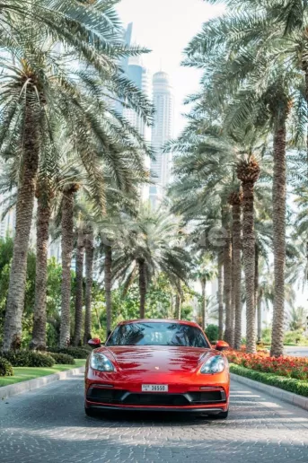 Porsche Cayman GTS (Rosso), 2021 in affitto a Dubai