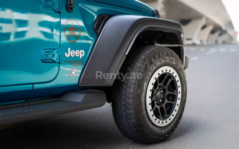 Jeep Wrangler Limited Sport S&uuml;r&uuml;m D&ouml;n&uuml;şt&uuml;r&uuml;lebilir (Mavi), 2020 - Dubai'deki leasing teklifleri