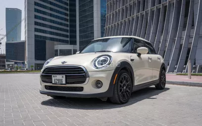 Mini Cooper S (Bianca), 2020 in affitto a Dubai