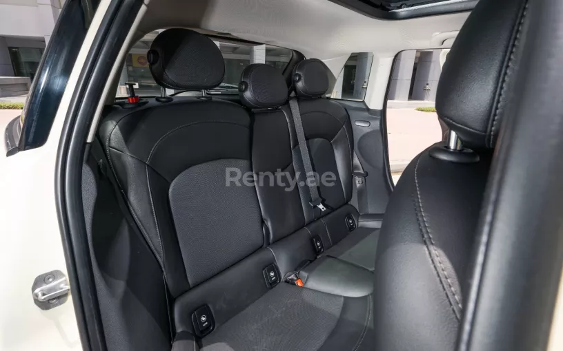 Mini Cooper S (Wit), 2020 te huur in Abu Dhabi