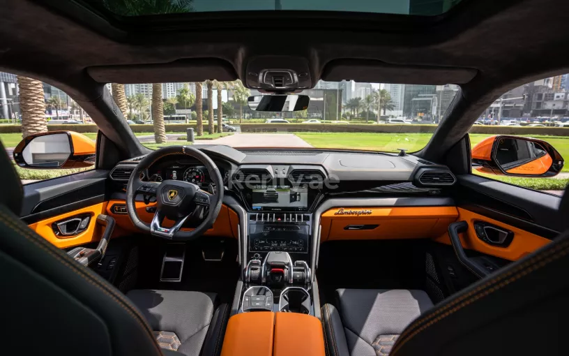 Lamborghini Urus (), 2022 in affitto a Abu Dhabi