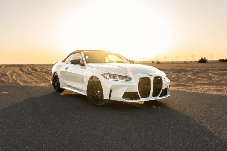 在迪拜 租 2021 宝马 430i M4 bodykit upgraded exhaust system (白色), 2021