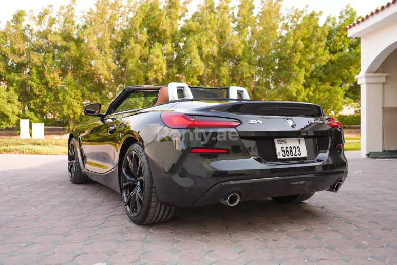 Dubai'de kiralık BMW Z4 (Siyah), 2021