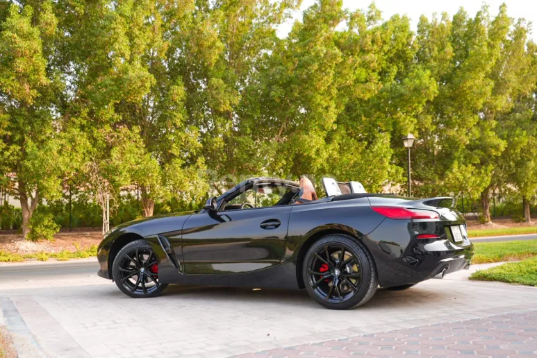 Dubai'de kiralık BMW Z4 (Siyah), 2021
