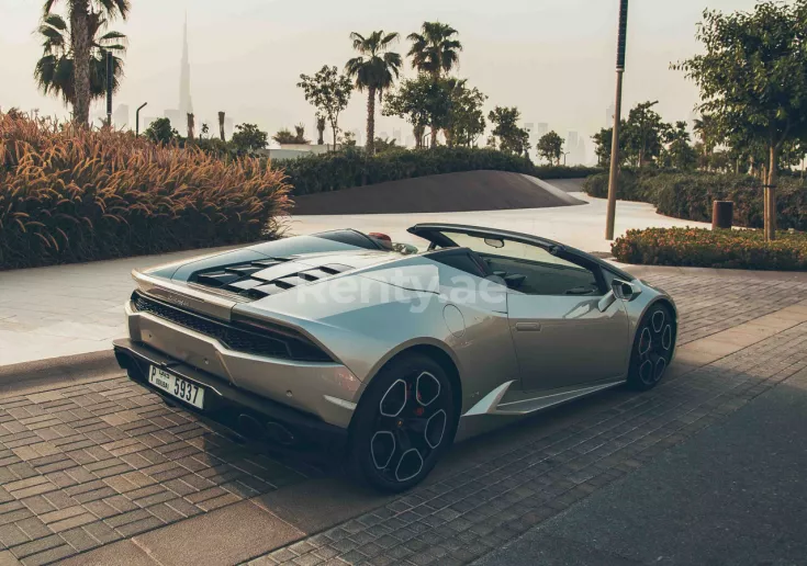 إيجار لامبورغيني هوراكان سبايدر LP-610 (فضة), 2017 في دبي