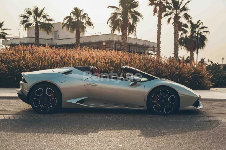 إيجار لامبورغيني هوراكان سبايدر LP-610 (فضة), 2017 في دبي