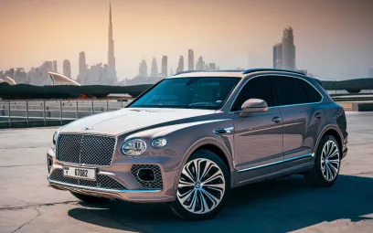 Bentley Bentayga (Бежевый), 2022 для аренды в Дубай