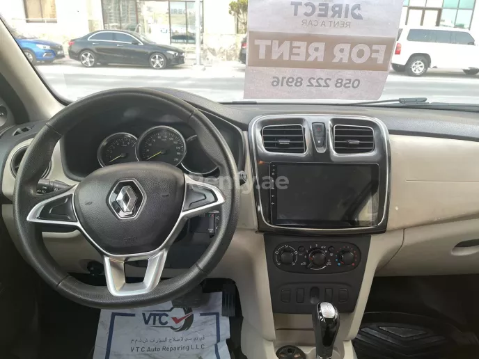 إيجار رينو رمز (بنى), 2017 في دبي