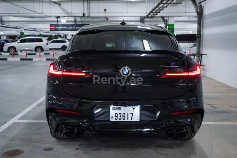 إيجار 2020 بي ام دبليو X4 with X4M Body Kit (أسود), 2020 في دبي