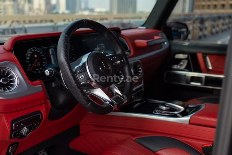 在阿布扎比 租 梅赛德斯 G63 Brabus (哑光黑), 2020
