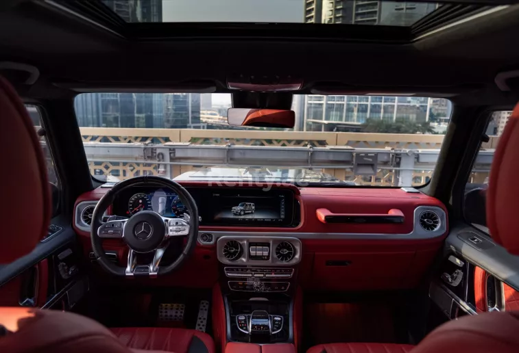 在阿布扎比 租 梅赛德斯 G63 Brabus (哑光黑), 2020