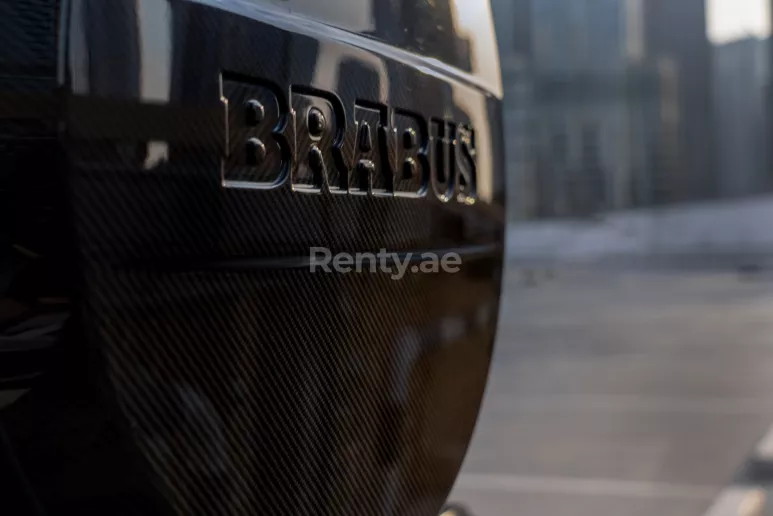 在阿布扎比 租 梅赛德斯 G63 Brabus (哑光黑), 2020