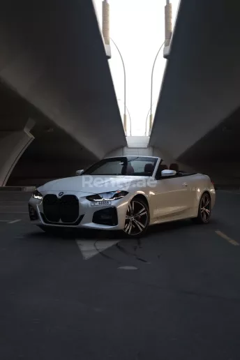 在迪拜 租 宝马 430i 敞篷车 (白色), 2021