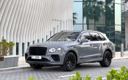 Bentley Bentayga (Серый), 2021 для аренды в Дубай