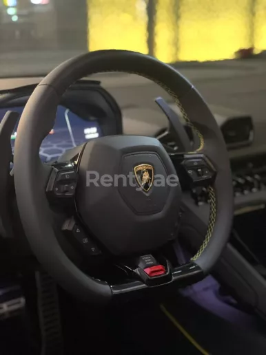 在迪拜 租 兰博基尼 EVO Spyder (黄色), 2022