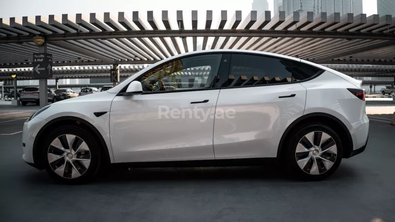 Tesla Model Y Long Range (White), 2022 for rent in Sharjah