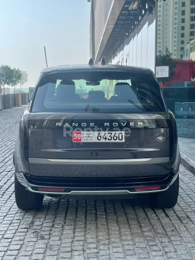 Range Rover Vogue (Grigio), 2022 in affitto a Dubai