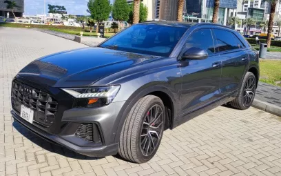 Audi Q8 S-LINE (Gris), 2022 para alquiler en Dub&aacute;i