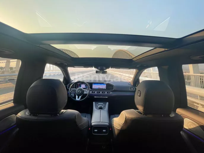 Mercedes GLE (Белый), 2021 для аренды в Дубай
