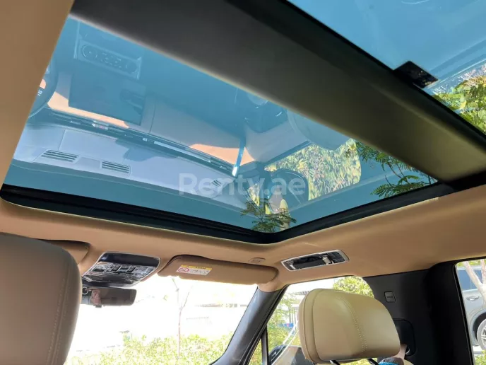 Range Rover Vogue (Black), 2022 for rent in Dubai