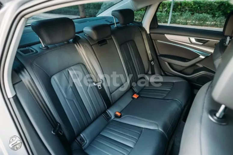 Audi A6 (Grigio), 2022 in affitto a Dubai