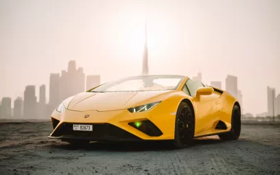 Lamborghini Evo Spyder (Amarillo), 2022 para alquiler en Dub&aacute;i