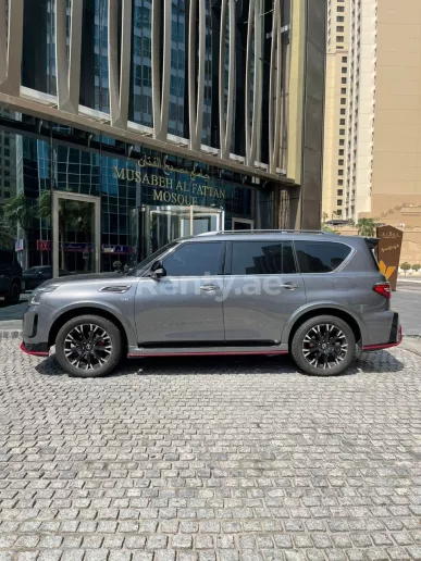 Dubai'de kiralık Nissan Patrol V8 Nismo (Koyu Gri), 2022