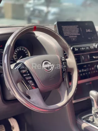 Dubai'de kiralık Nissan Patrol V8 Nismo (Koyu Gri), 2022