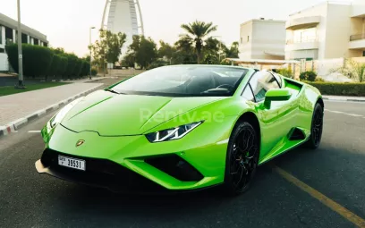 Lamborghini Evo Spyder (Verde), 2022 para alquiler en Dub&aacute;i