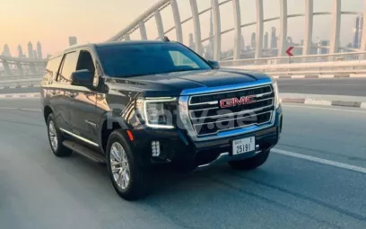 GMC Yukon (Schwarz), 2022 zur Miete in Dubai