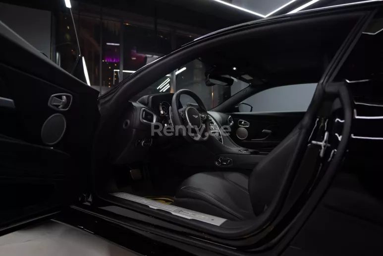 إيجار أستون مارتن DB11 (أسود), 2022 في دبي