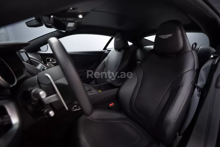 إيجار أستون مارتن DB11 (أسود), 2022 في دبي