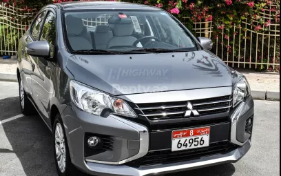 Dubai'de kiralık Mitsubishi Attrage (Gri), 2022