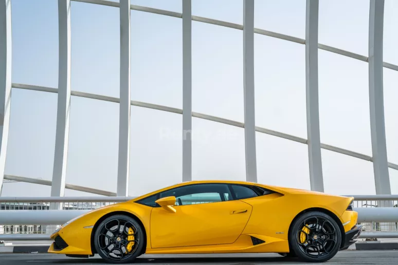 Lamborghini Huracan Coupe (Giallo), 2019 in affitto a Dubai